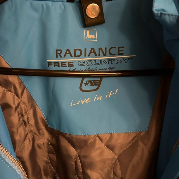 Radiance Free Country winter shell size large. - Picture 5 of 5